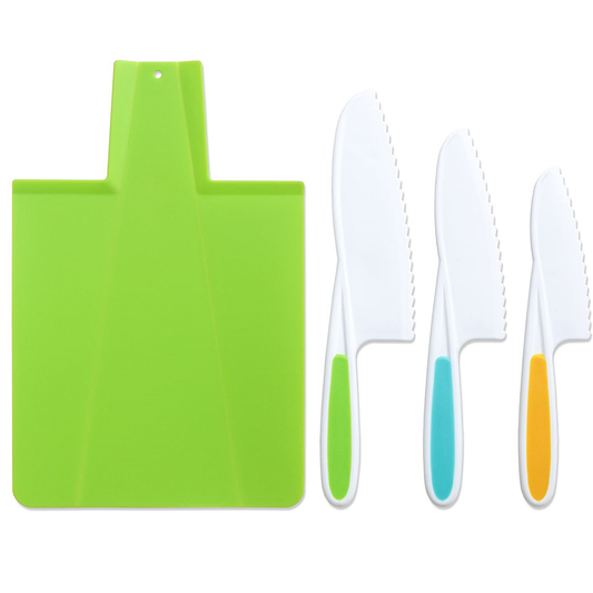 Green Kids' Knives and Foldable Cutting Board Set