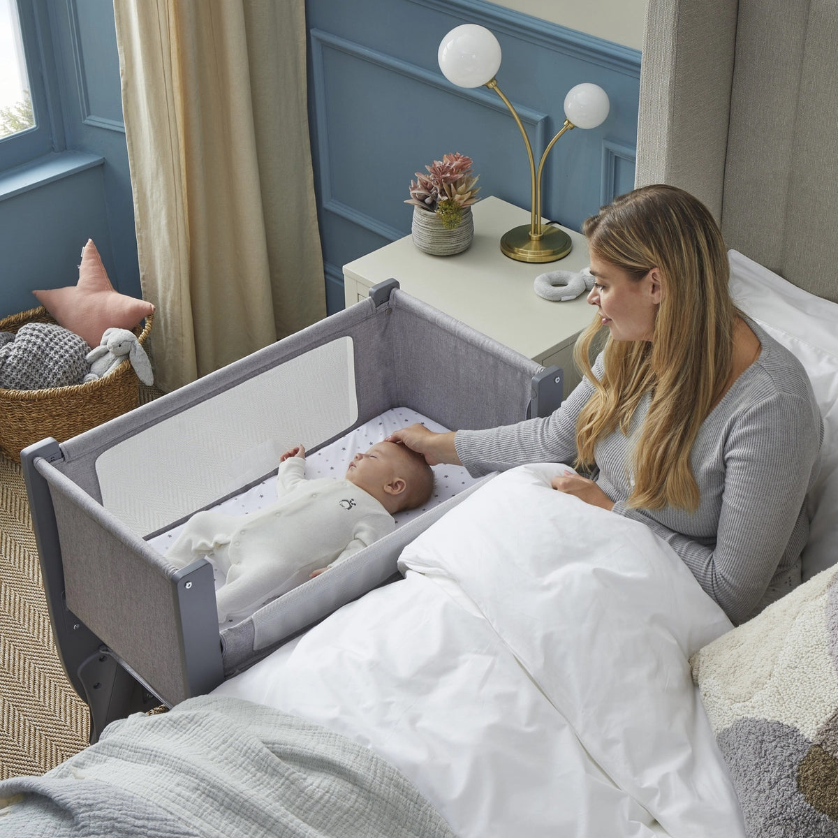 AirLite Crib + Waterproof Sheets + 2 Fitted White Sheets