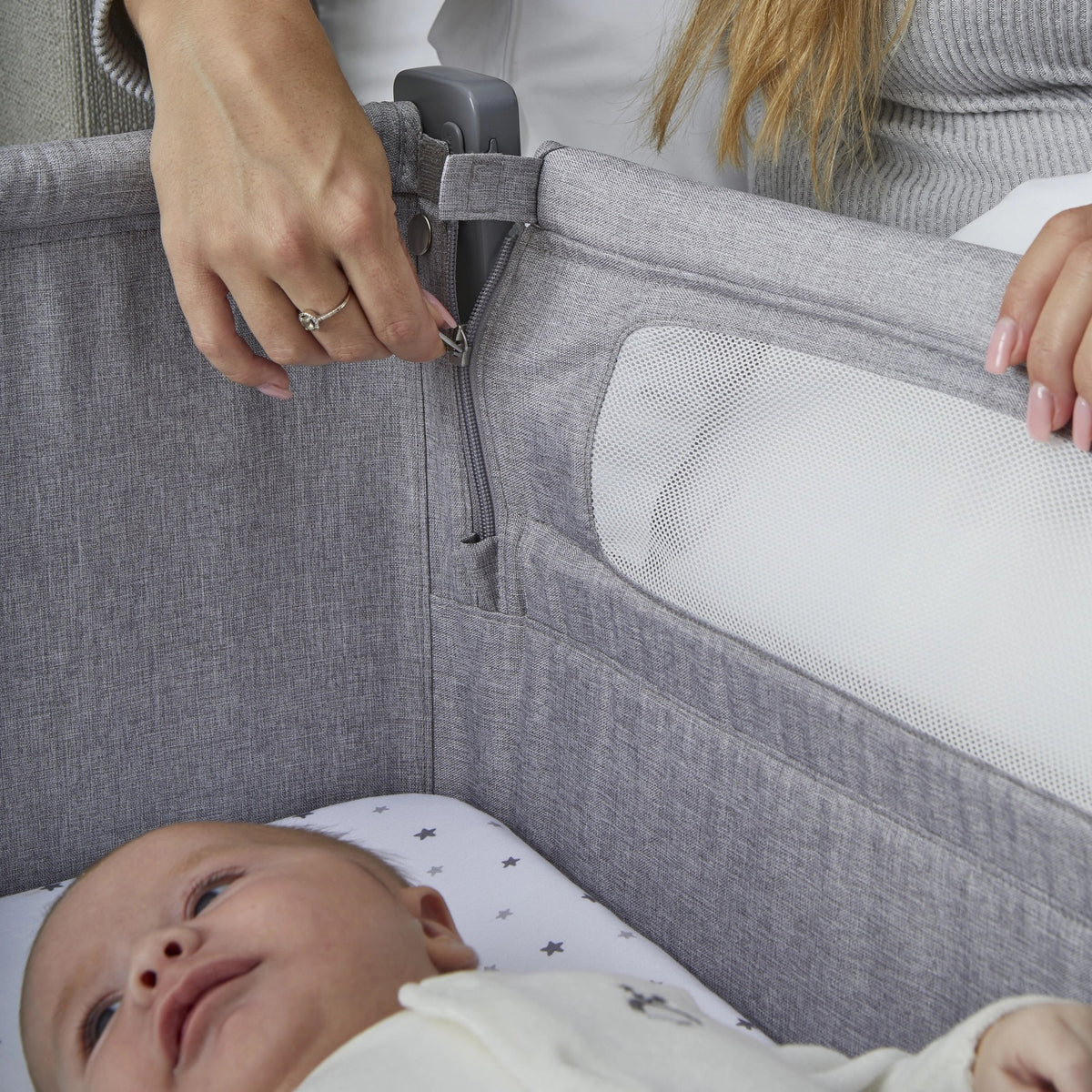 AirLite Crib + Waterproof Sheets + 2 Fitted White Sheets